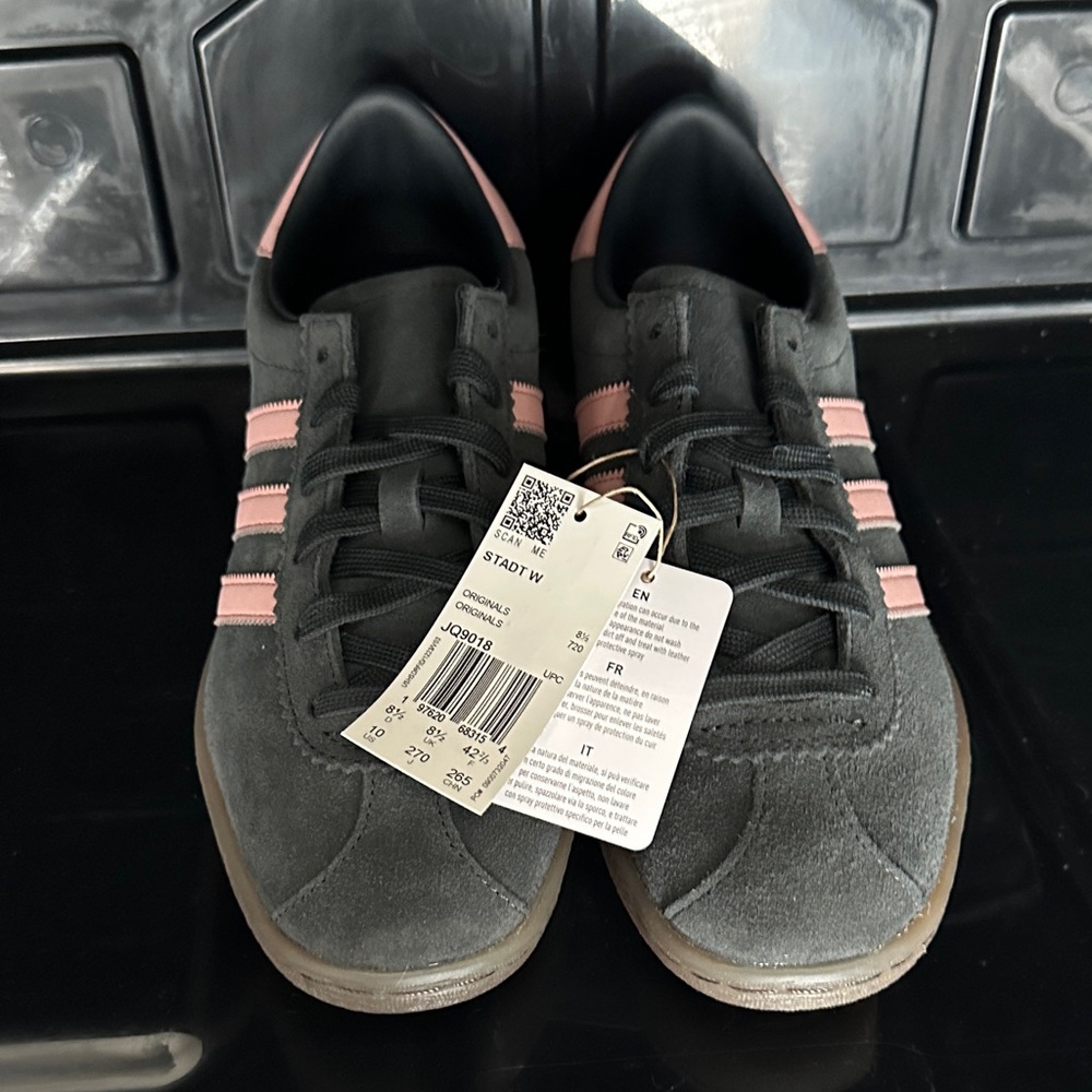 Adidas’s Stadt W Women’s  Black and Pink Sneakers
